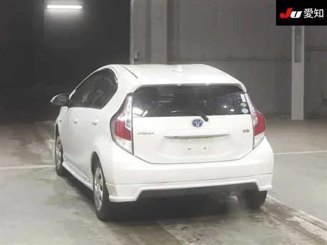 Toyota Aqua Лот № 30857 2015