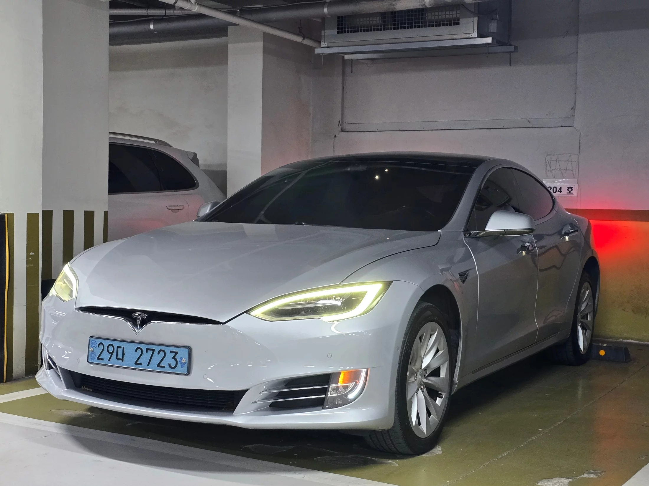 Tesla Model S I Рестайлинг