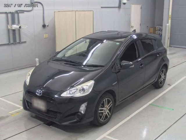 Toyota Aqua Лот № 30702 2015