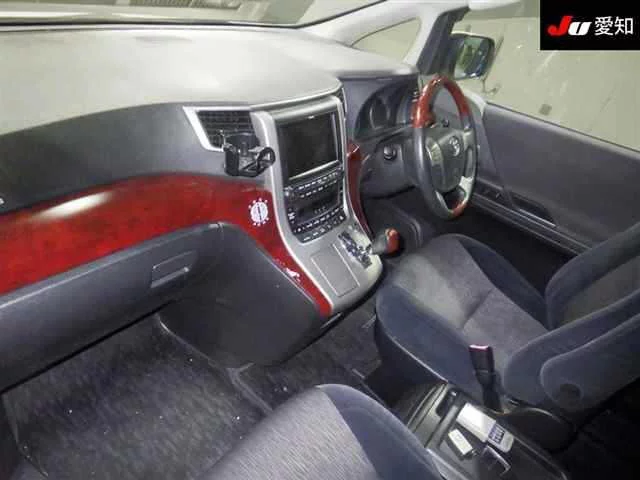 Toyota Alphard Лот № 30667 2009