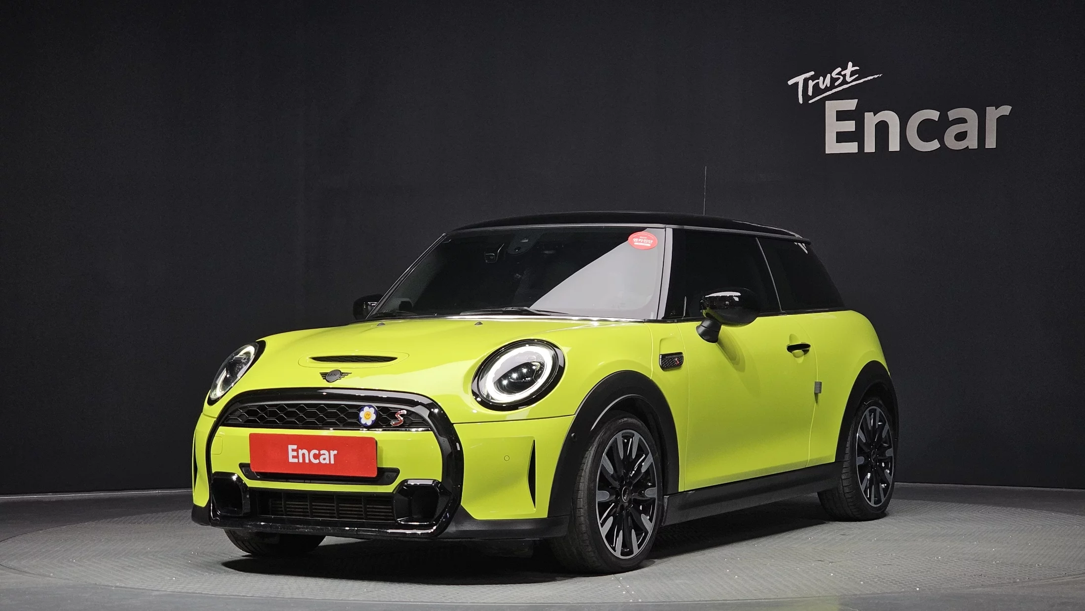 Mini Hatch 2023