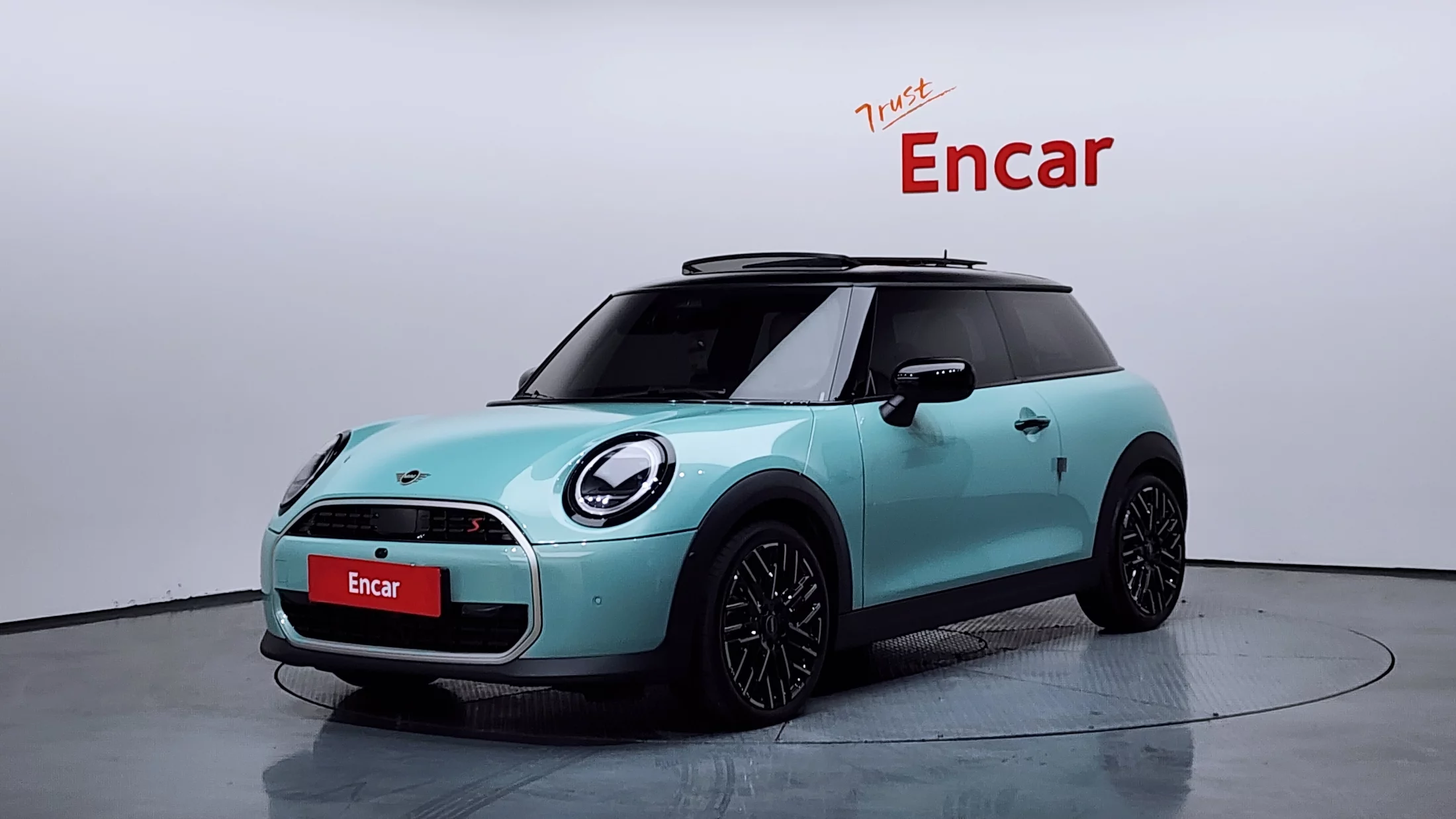 Mini Hatch 2024