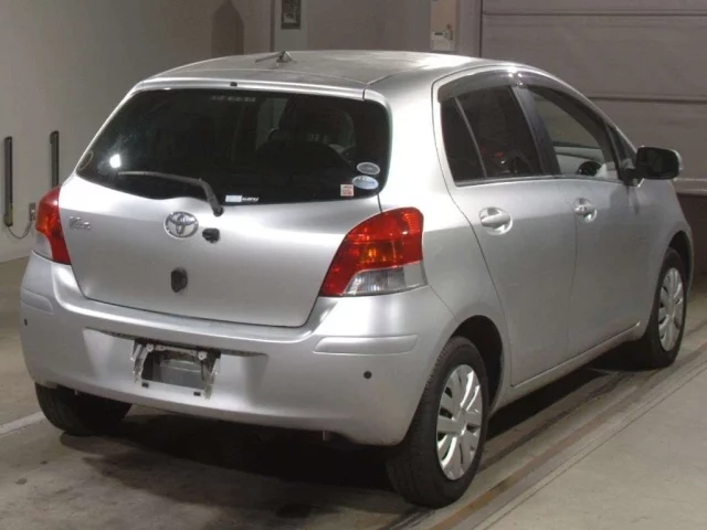 Toyota Vitz II (XP90)