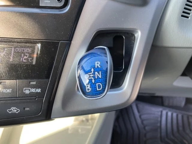 Toyota Prius III Рестайлинг (XW30)