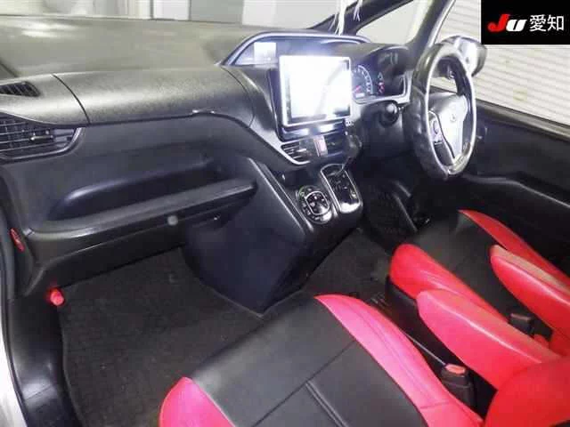 Toyota Voxy III (R80)