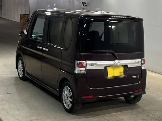 Daihatsu Tanto Лот № 740 2010