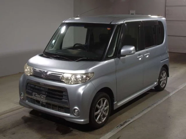 Daihatsu Tanto Лот № 2011