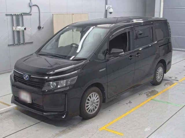 Toyota Voxy Лот № 30361 2015