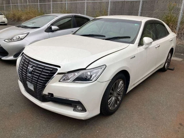 Toyota Crown Лот № 58004 2013