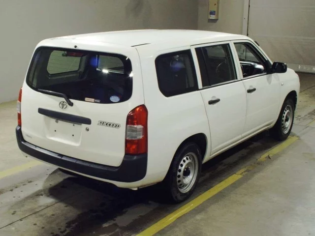 Toyota Succeed I Рестайлинг