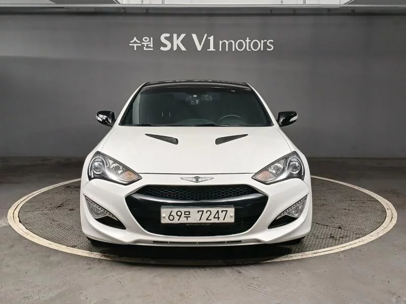 Hyundai Genesis 2012