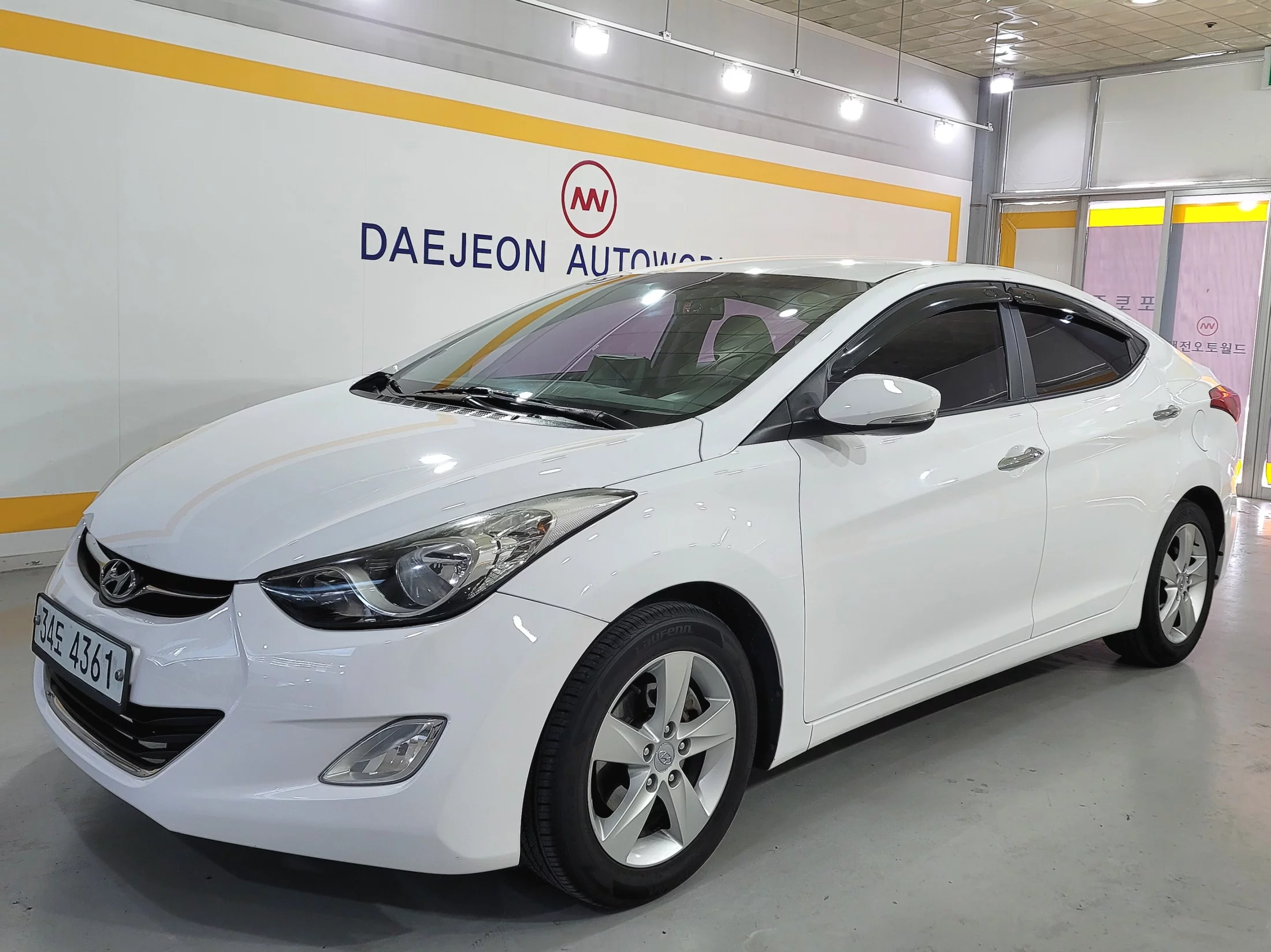 Hyundai Avante 2012