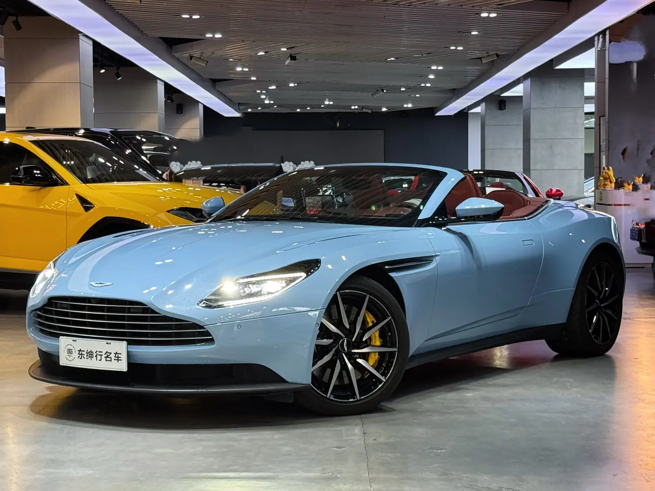 Aston Martin DB11 I