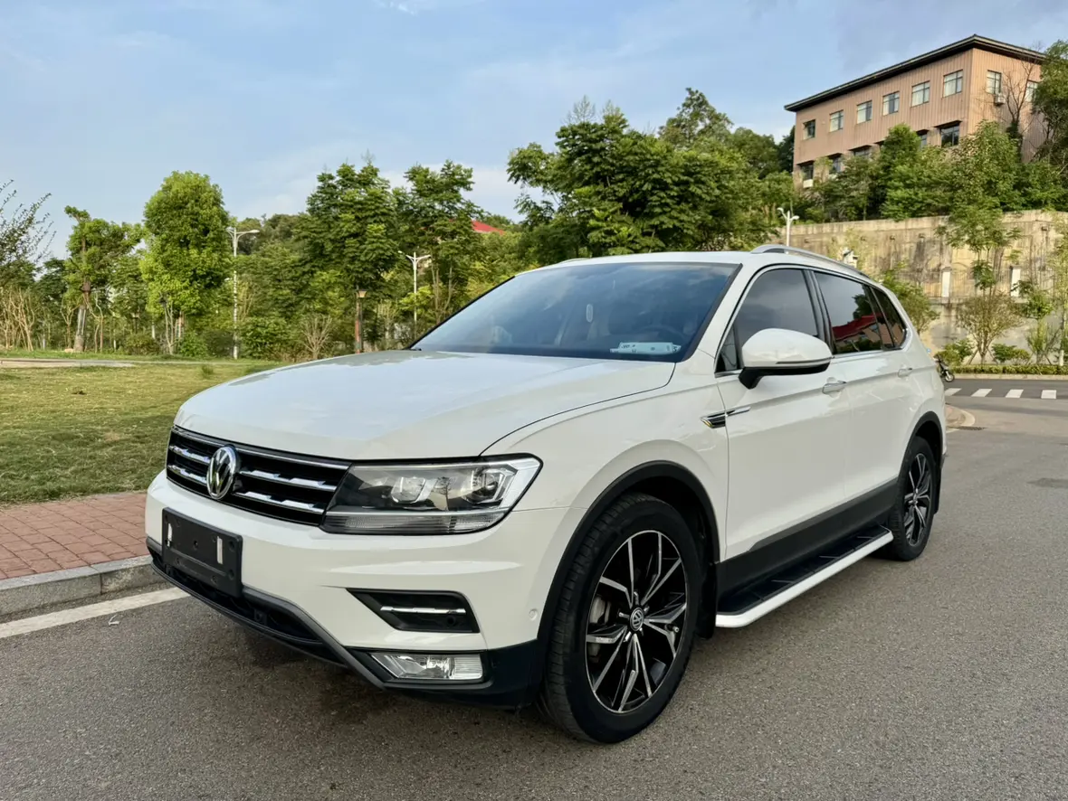 Volkswagen Tiguan L №20141565 2019