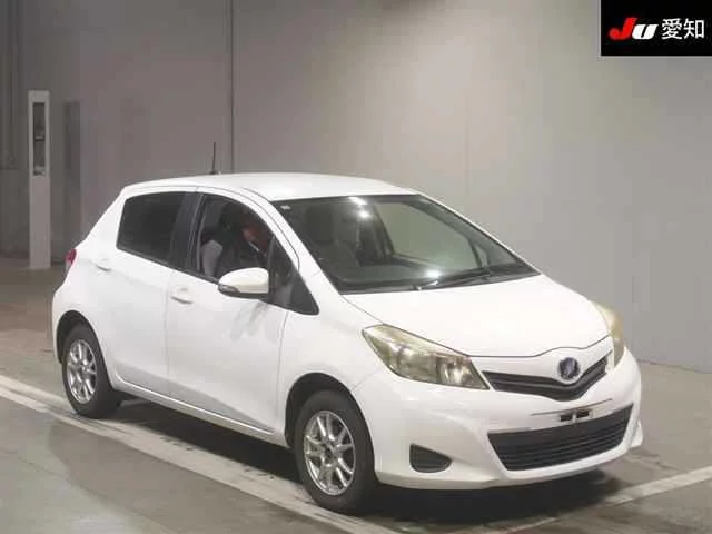 Toyota Vitz Лот № 30178 2011
