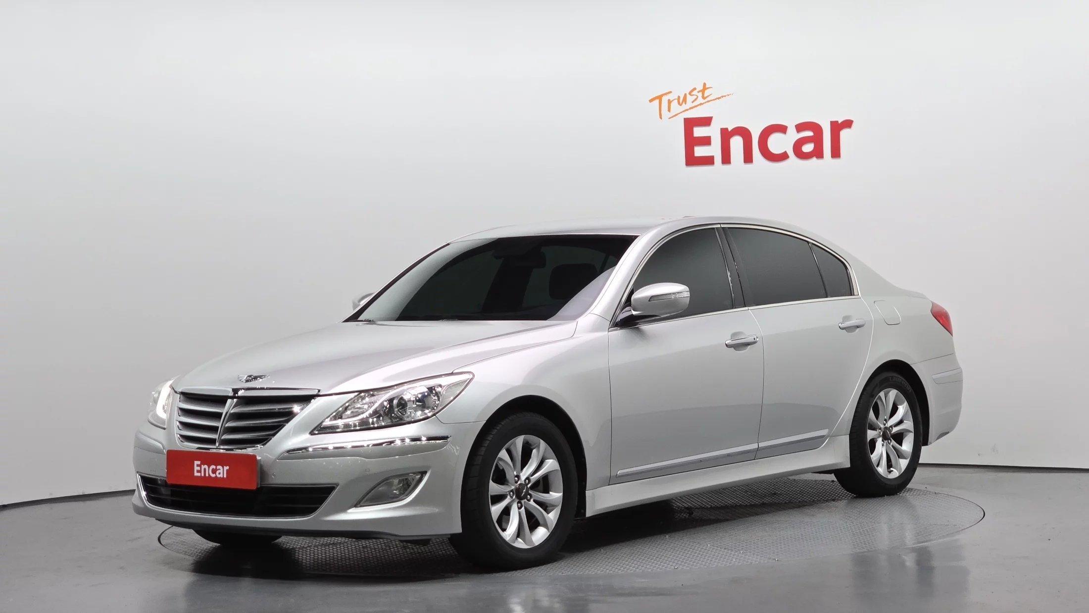 Hyundai Genesis 2012
