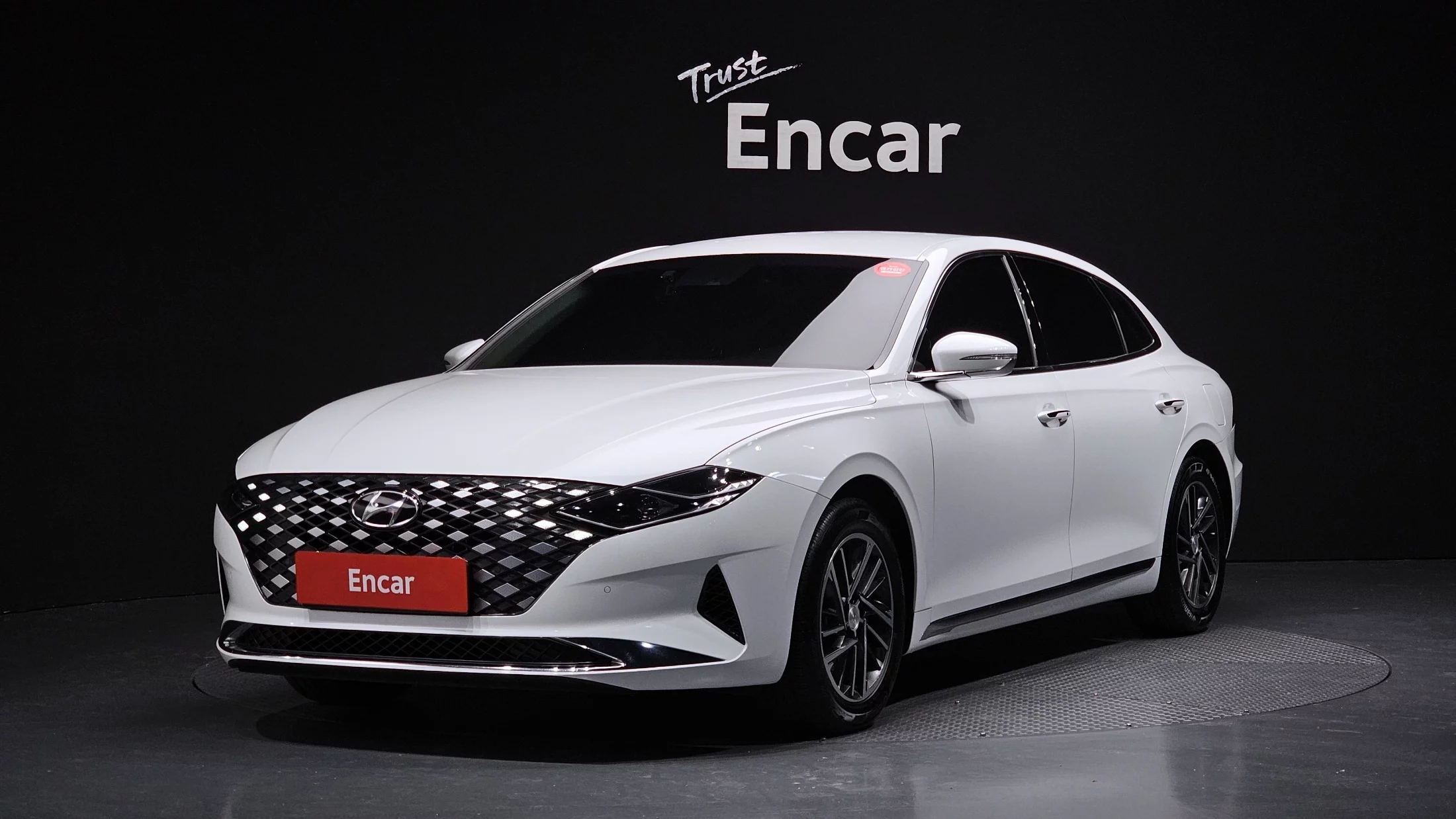 Hyundai Grandeur 3.0 Lpi Rent Car Modern 2022