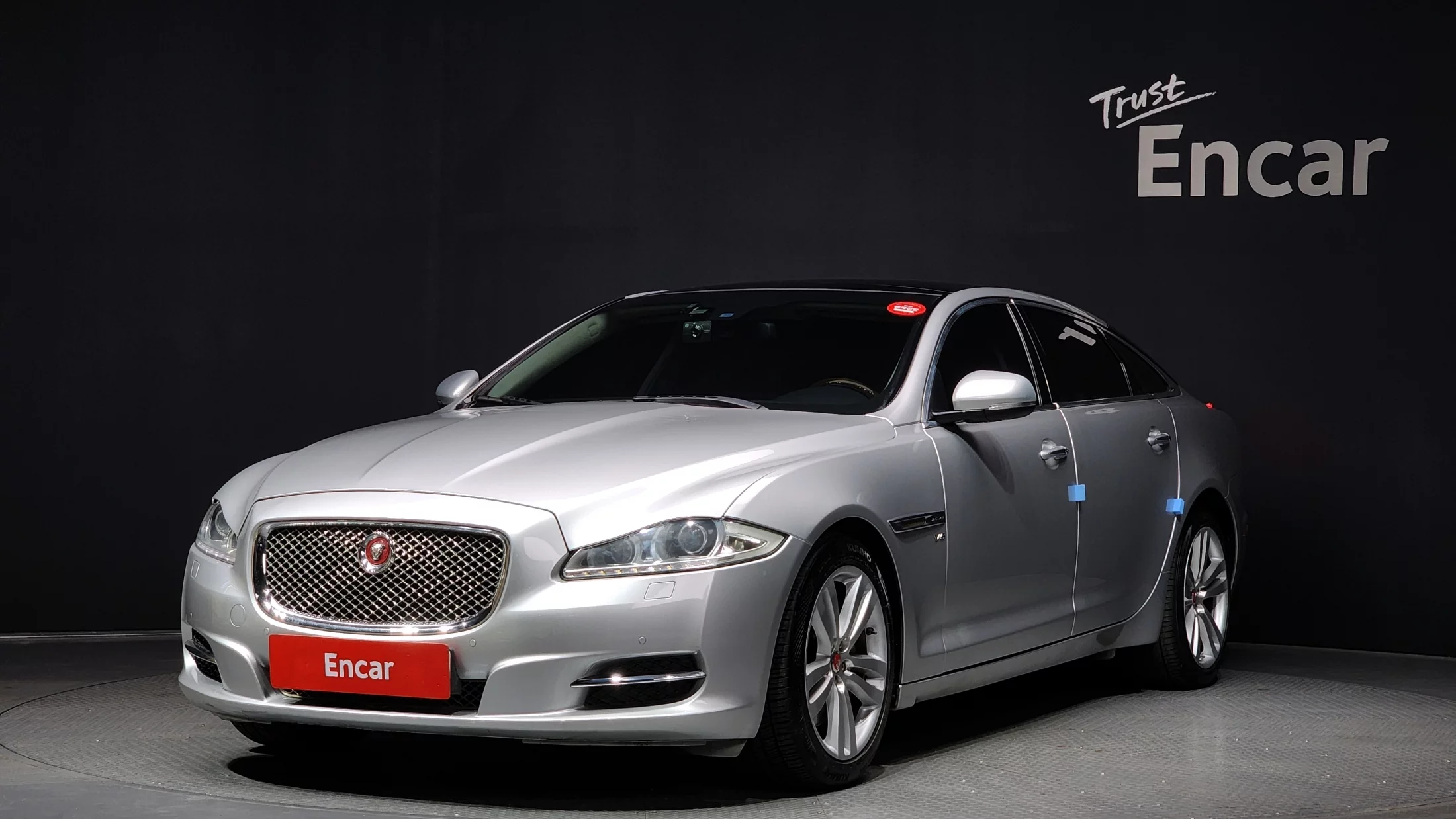 Jaguar XJ IV (X351) Рестайлинг