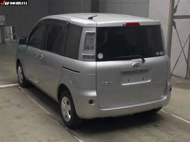 Toyota Sienta Лот № 2012