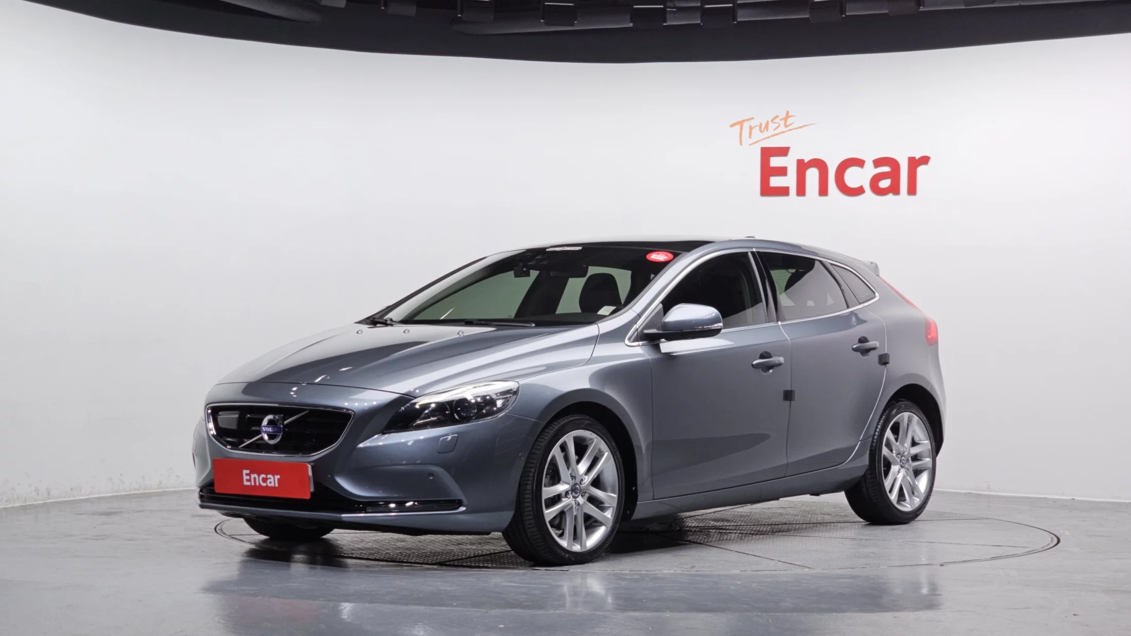 Volvo V40 II Рестайлинг