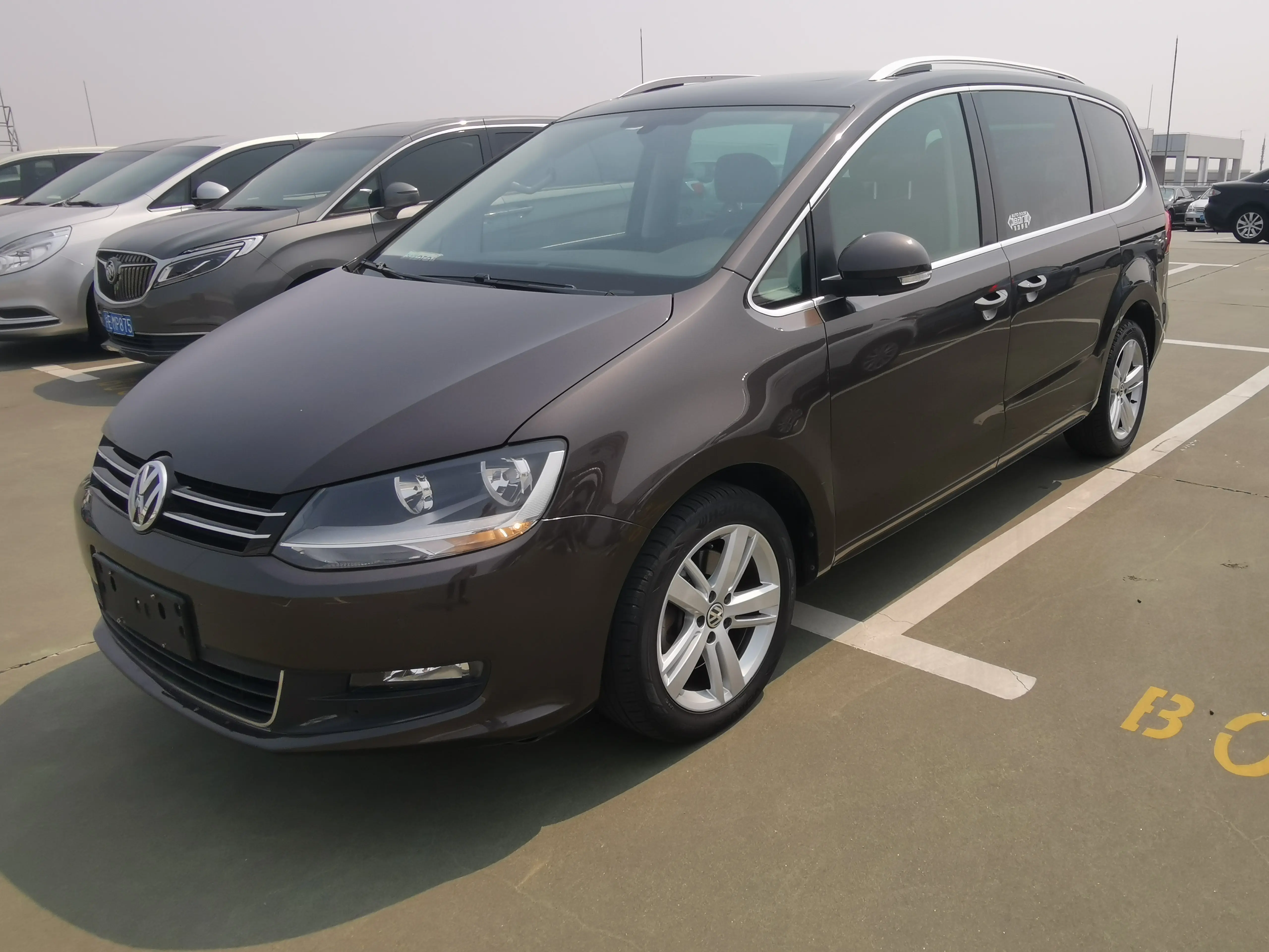 Volkswagen Sharon №19454104 2017