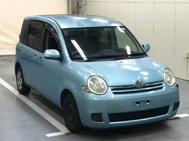 Toyota Sienta