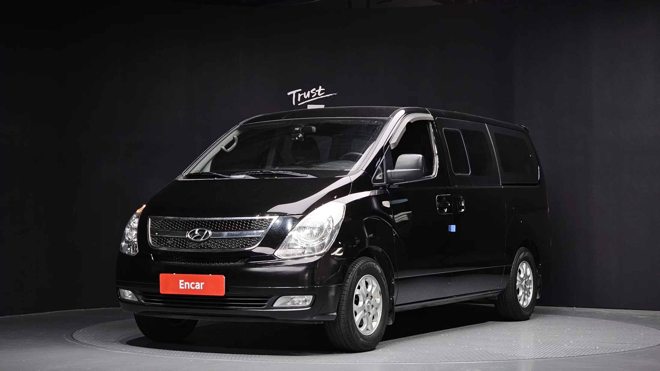 Hyundai Starex 12-Seater Wagon Cvx Luxury 2014