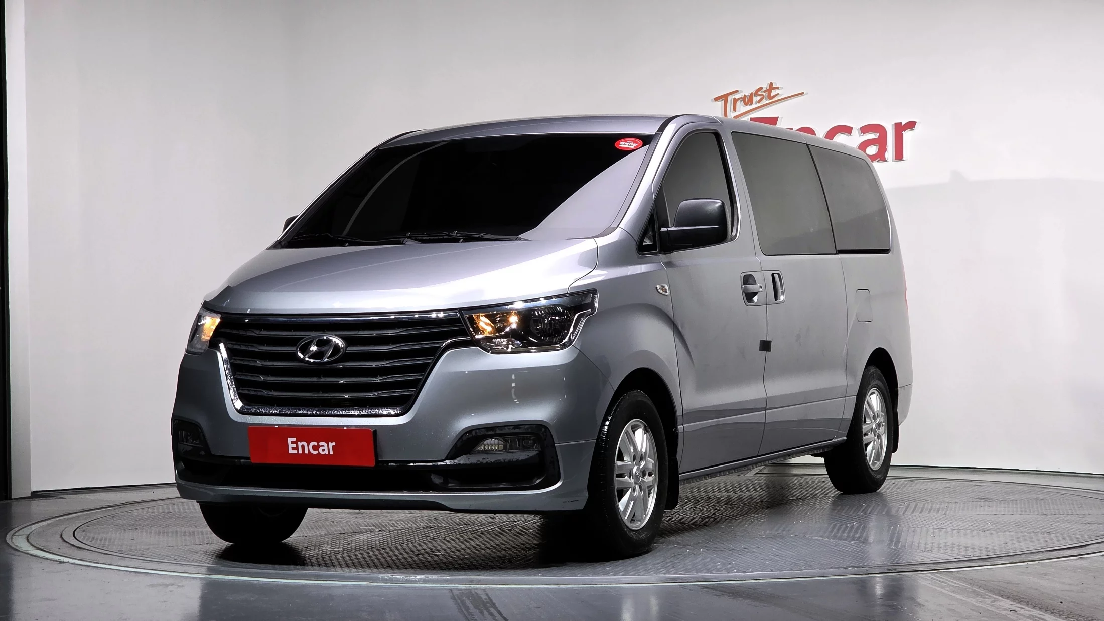 Hyundai Starex Van 3-Seater Smart 2020