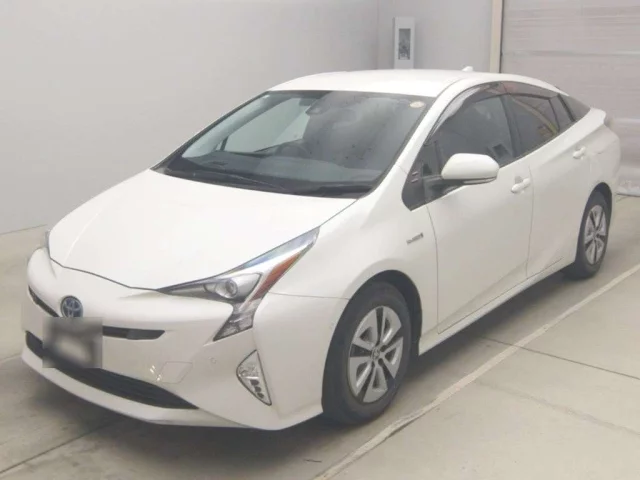 Toyota Prius IV (XW50)