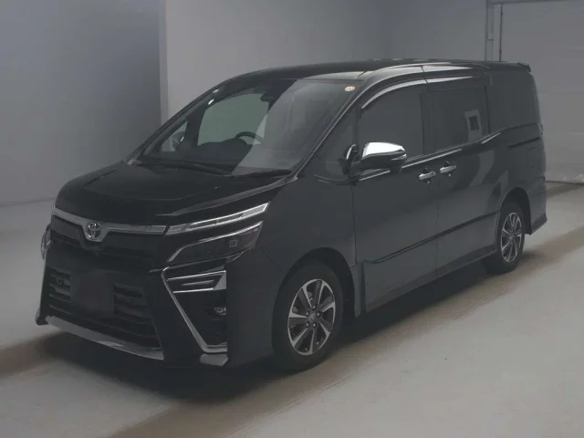 Toyota Voxy Лот № 22079 2021