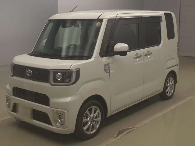 Toyota Pixis Mega