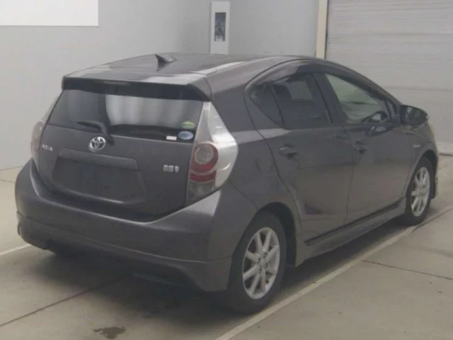 Toyota Aqua Лот № 70084 2012