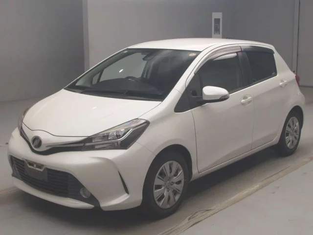 Toyota Vitz Лот № 82006 2015