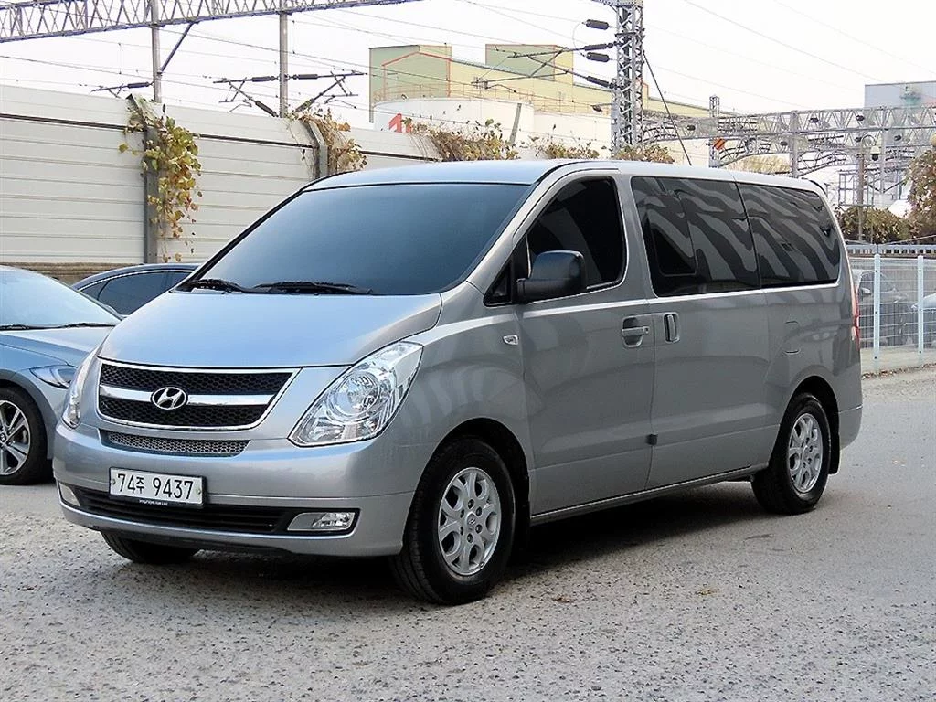 Hyundai Starex 12-Seater Wagon Cvx Luxury 2015