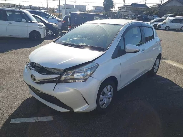 Toyota Vitz Лот № 75020 2015