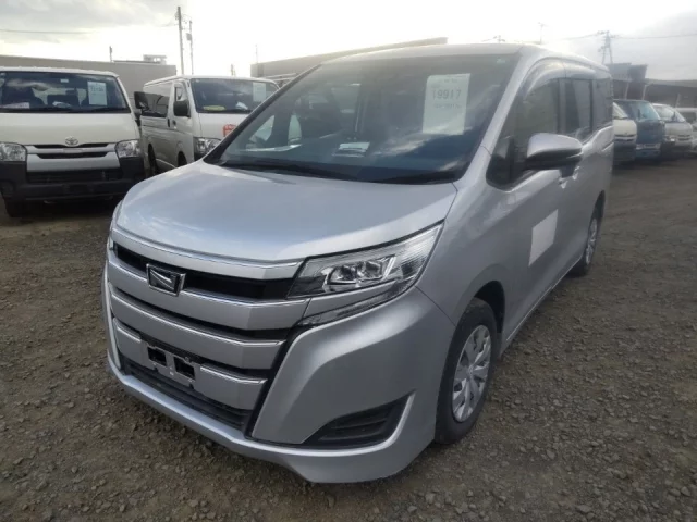 Toyota Noah Лот № 19917 2020