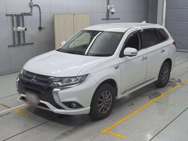 Mitsubishi Outlander Phev Лот № 30581 2015