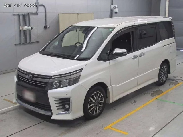 Toyota Voxy Лот № 30534 2016