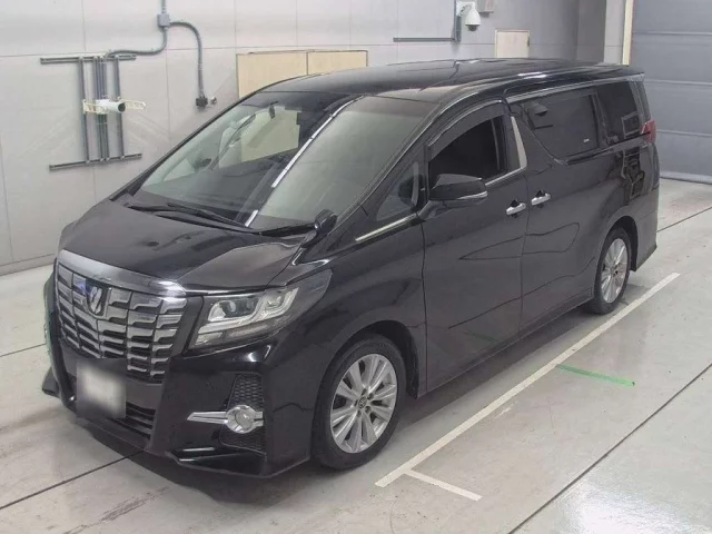 Toyota Alphard Лот № 30517 2015