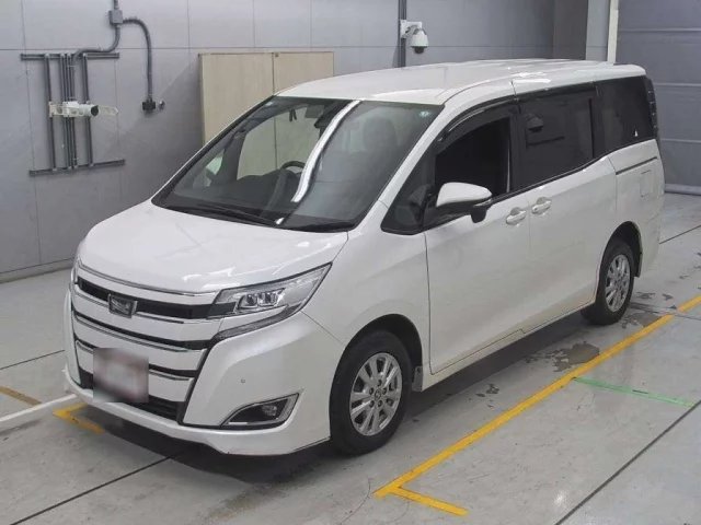 Toyota Noah Лот № 30494 2020