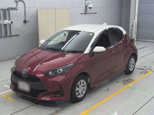 Toyota Yaris Лот № 30485 2021