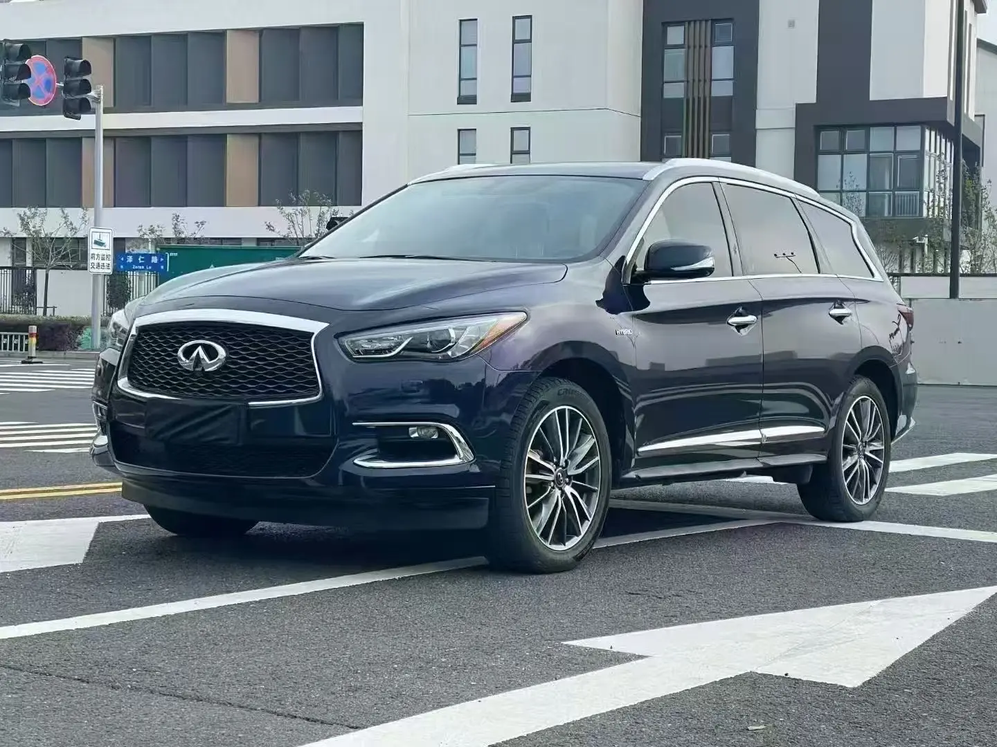 Infiniti I