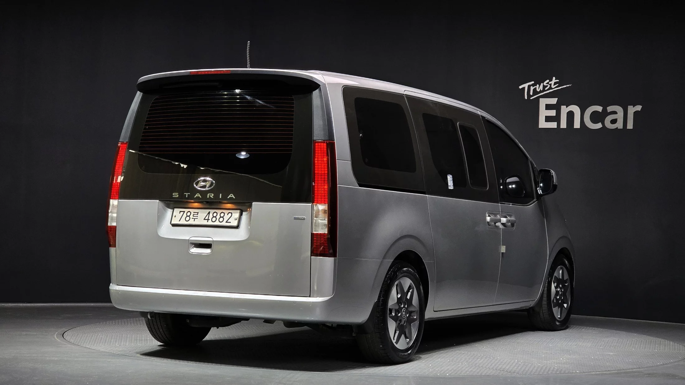 Hyundai Staria 4Wd Tourer 11-Seater Modern 2021