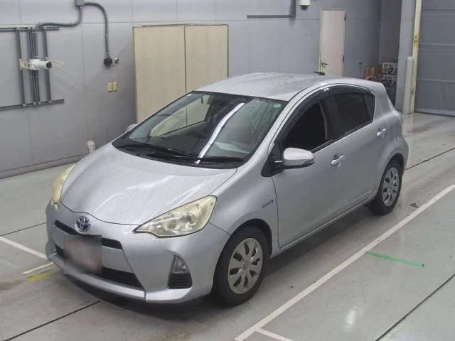 Toyota Aqua Лот № 30376 2013