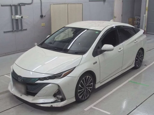 Toyota Prius Phv Лот № 30375 2017