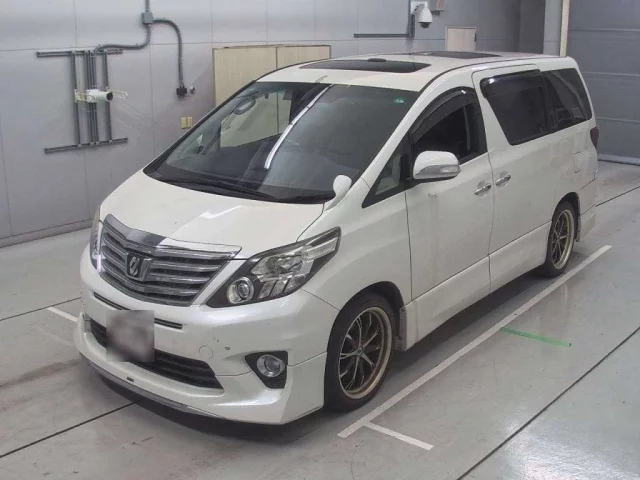 Toyota Alphard Лот № 30340 2013