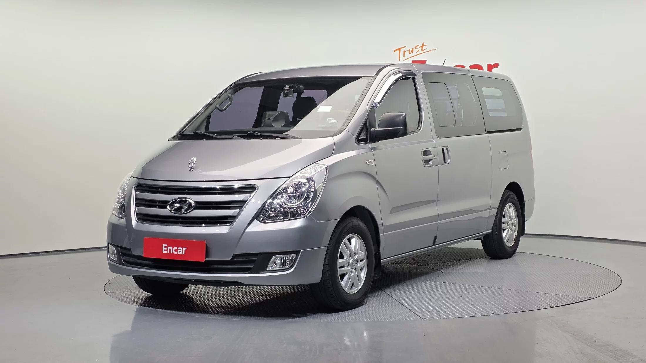 Hyundai Starex 5-Seater Van Smart 2016