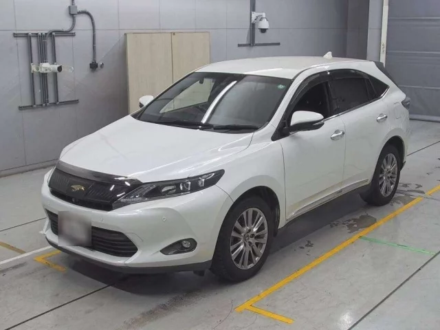 Toyota Harrier III (XU60)