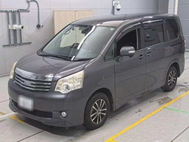 Toyota Noah II (R70)