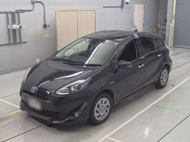 Toyota Aqua Лот № 11042 2019